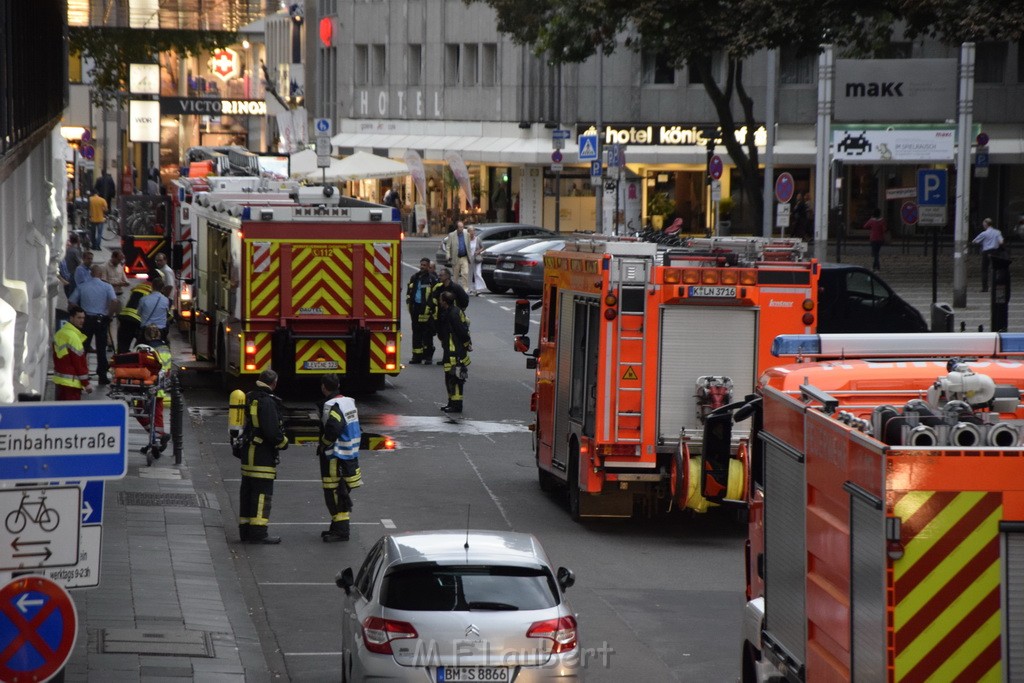 Feuer 2 WDR Koeln Altstadt Nord An der Rechtschule P109.JPG - Miklos Laubert